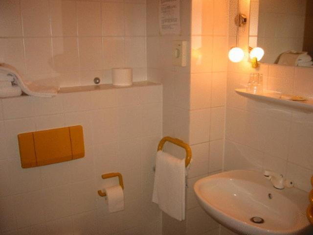 Hotel Silberhorn Erlangen Oda fotoğraf